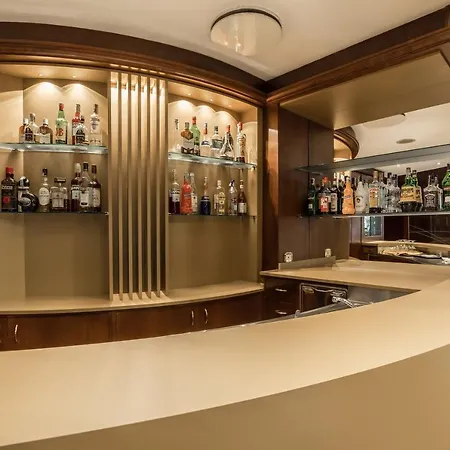 Отель Mythos 3*