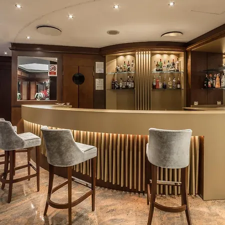 Mythos Отель 3*
